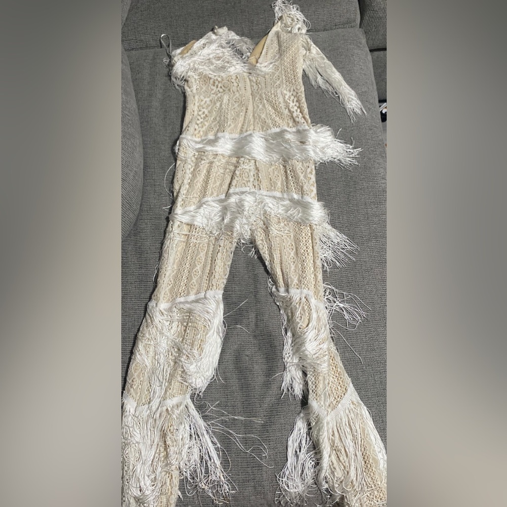 Super cute shingle white jumpsuit